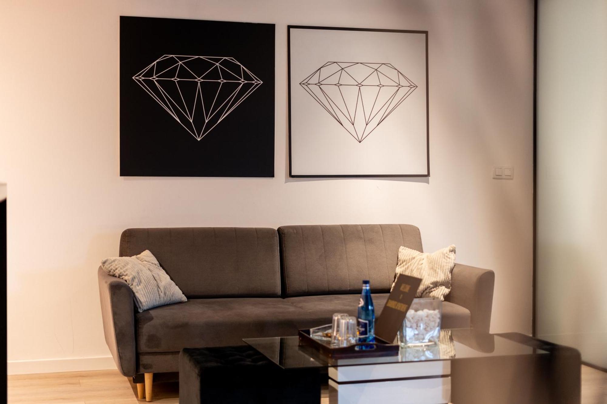 Апартаменти Diamonds *